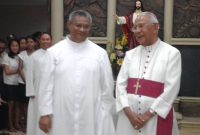 Uskup Maumere Mgr Edwaldus Martinus Sedu didampingi Uskup Maumere Mgr Gerulfus Kherubim Pareira