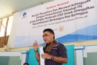 Andreas Hugo Pareira sedang berbicara pada Seminar Nasional Pemanfaatan Teknologi ITE Merajut Nusantara