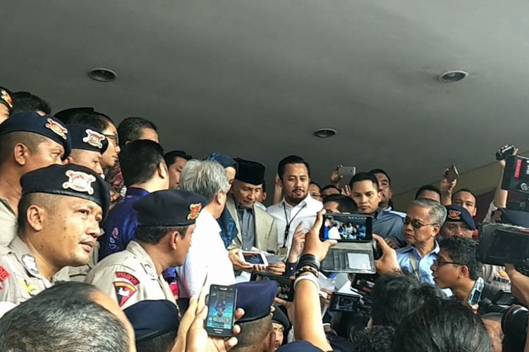 Ketua Dewan Kehormatan Partai Amanat Nasional Amien Rais  memenuhi panggilan Polda Metro Jaya, Rabu (10/10)
