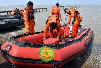 Tim SAR sedng bersiap-siap melakukan pencarian badan pesawat Lion Air, Selasa (30/10)
