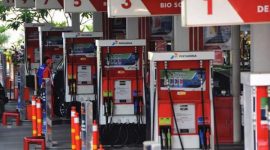 Suasana di salah satu stasiun pengisian bahan bakar umum