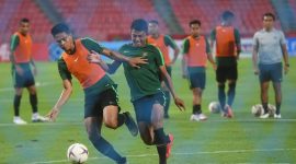Sejumlah pesepak bola Timnas Indonesia, Jumat (16/11), berlatih menjelang laga lanjutan Piala AFF 2018 melawan Thailand, di Stadion Nasional Rajamangala, Bangkok, Thailand, petang nanti