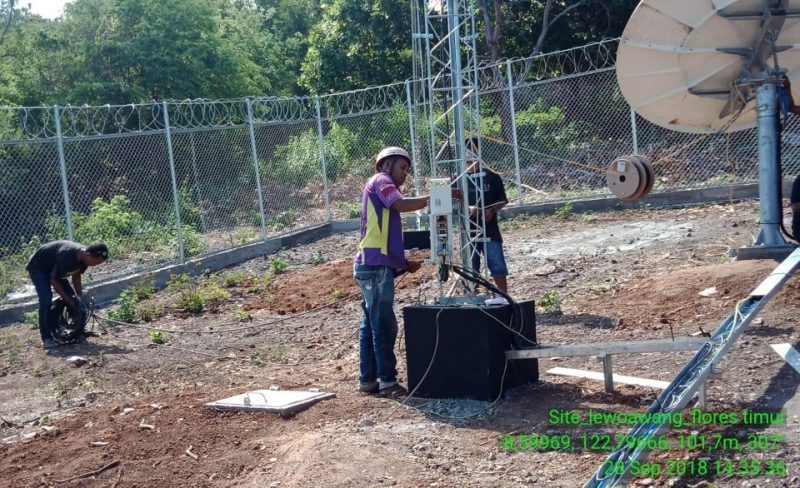 Pembangunan BTS (base transceiver station) di salah satu kecamatan di Kabupaten Flores Timur