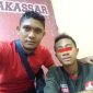Penyidik Polsek Bola bersama tersangka curanmor yang ditangkap di Makasar, Senin (26/11)