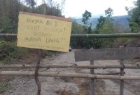 Para pemilik lahan beberapa waktu lalu sempat menutup akses ke Waduk Napung Gete dalam rangka menuntut pembayaran ganti rugi lahan