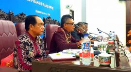 Bupati dan Wakil Bupati Sikka Fransiskus Roberto Diogo dan Romanus Woga dalam paripurna belum lama ini