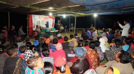 Andreas Hugo Pareira, anggota Komisi 1 DPR-RI dari Fraksi PDI Perjuangan sedang bertatap muka dengan masyarakat saat reses akhir tahun