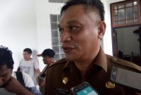 Bupati Sikka Fransiskus Roberto Diogo berikan keterangan kepada wartawan usai penetapan APBD Sikka 2019, Senin (31/12)