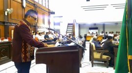 Bupati Sikka Fransiskus Roberto Diogo dalam satu kesempatan di paripurna DPRD Sikka