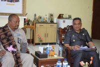 Bupati Sikka Fransiskus Roberto Diogo bertemu Manager Operasi dan Umum PT Windu Karsa Jakarta Togar Napitupulu, Rabu (27/2)