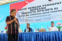 Anggota DPR/MPR RI Andreas Hugo Pareira tatap muka di SMAN 2 Komodo Labuan Bajo Kabupaten Manggarai Barat, Jumat (1/2)