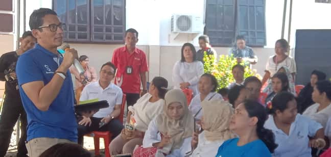 Calon Wakil Presiden Sandiaga Uno sedang berbicara di depan Du’a-Du’a di Rumah Juang Partai Gerindra di Jalan Ahmad Yani Maumere, Senin (25/2)