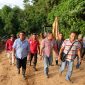 Anggota Komisi I DPR RI Andreas Hugo Pareira mengunjungi lokasi bencana longsor di Kampung Culu Desa Tondong Belang Kecmatan Mbeling Kabupaten Manggarai Barat, Senin (11/3)