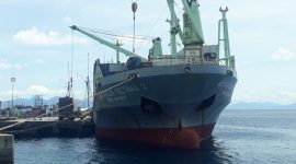 Kapal Meratus Ultima yang membawa surat suara Pemilu 2019 untuk Kabupaten Sikka