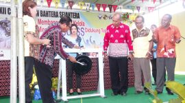 Asisten III Setda Sikka Konstantinus Tupen membuka secara resmi RAT XII Tahun Buku 2018 CU Bahtera Sejahtera di Maumere, Sabtu (23/3)