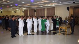 Bupati Sikka Fransiskus Roberto Diogo melantik 74 pejabat eselon 3 dalam lingkup Pemkab Sikka, Senin (4/3) di Aula Sikka Comvention Center (SCC)