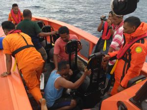 Nelayan Tenggelam Berhasil Ditemukan dalam Keadaan Hidup