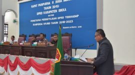 Bupati Sikka Fransiskus Roberto Diogo memberikan sambutan pada paripurna penetapan RPJMD Sikka Tahun 2018-2023, Rabu (6/3)
