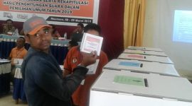 Simulasi pencoblosan di Aula Henrik Maumere, Sabtu (9/3)