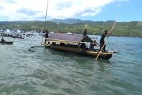 Perarakan Patung Tuan Meninu di Larantuka Kabupaten Flores Timur, Jumat (19/4) pagi