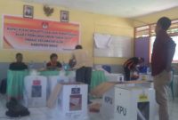 Suasana rapat pleno rekapitulasi dan perhitungan suara Pemilu 2019 di Aula Kantor Kecamatan Alok, Selasa (23/4)