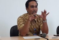 Pejabat Pengganti Sementara Kepala BPJS Kesehatan Cabang Maumere Johan Riawan, memberikan keterangan kepada wartawan, Selasa (16/4), di Kantor BPJS Maumere