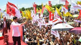 Kampanye Capres Jokowi di Lapangan Latsitarda Kupang, Senin (8/4)