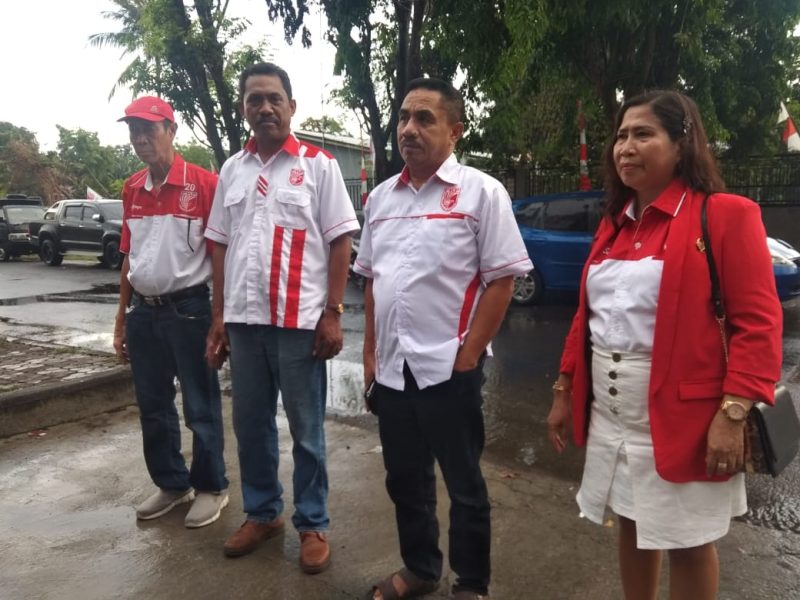 Ketua PKPI SikkaHildegardis Sunur (paling kanan)
