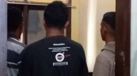 Tiga admin grup pornografi sedang berada di ruangan Unit Tipiter Reskrim Polres Sikka, Rabu (15/5)