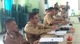Beberapa camat mengikuti rapat koordinasi penanggulangan rabies, Selasa (16/7)