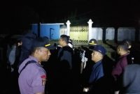 Aparat kepolisian sedang koordinasi dengan panitia penyelenggara terkait tidak adanya izin keramaian NTT Big Fight 2 di Gelora Samador da Cunha Maumere, Jumat (2/8) malam