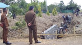 Bupati Sikka Fransiskus Roberto Diogo meninjau proyek di Jalan Lingkar Luar beberapa waktu lalu