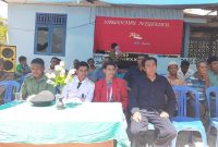 Ketua GMNI Sikka Alvinus L. Ganggung mendampingi Kepala Desa Kojagete Suhut Firmansyah pada peringatan HUT ke-74 Kemerdekaan, Sabtu (17/8)