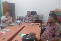 Suasana konferensi pers di ruang kerja Ketua DPRD Sikka, Sabtu (24/8)