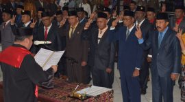 Suasana pelantikan anggota DPRD Sikka Periode 2019-2024, Senin (26/8)