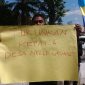 Aksi demo warga masyarakat Desa Nele Urung, Selasa (27/8) di Kantor BPD setempat