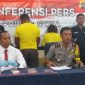Foto: Wakapolres Sikka Kompol I Putu Surawan menggelar konferensi pers terkait kasus narkotika jenis sabu-sabu, Senin (16/9);