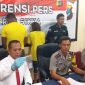 Kasat Narkoba Polres Sikka menunjukkan barang bukti kepada wartawan, Senin (16/9)