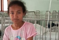 Wilhelmina Mbola, pelajar Kelas VII SMPK Imakulata Magepanda yang mengalami penyakit demam berdarah