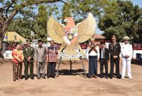 Bupati Sikka pose bersama usai upacara memperingati Hari Kesaktian Pancasila, Selasa (1/10)