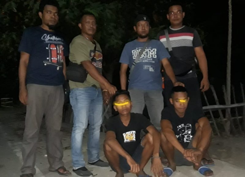 Dua pelaku begal di Kabupaten Sikka yang berhasil diamankan aparat keamanan