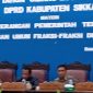 Bupati Sikka Fransiskus Roberto Diogo saat paripurna DPRD Sikka, Selasa (26/11)