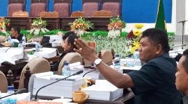 Suasana rapat di Banggar DPRD Sikka, Senin (9/12)