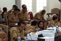 Tim Anggaran Pemkab Sikka mengikuti sidang bersama Badan Anggaran, Senin (9/12)