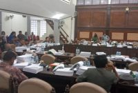 Suasana rapat Badan Anggaran, Selasa (10/12)