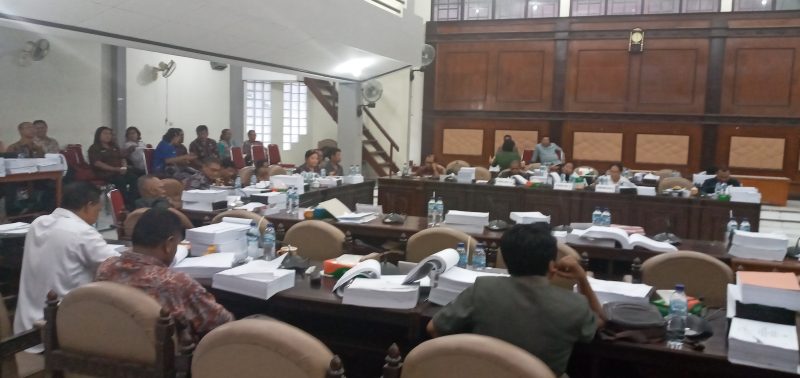 Suasana rapat Badan Anggaran, Selasa (10/12)