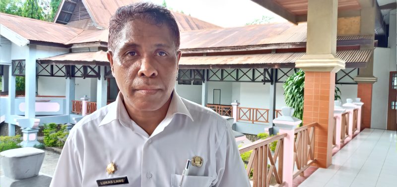 Pelaksana Tugas Kepala BKDPSDM Sikka Lukas Lawe
