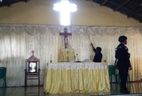 Tim Jibom sedang sterilisasi di Gereja Katolik Wolomarang, Selasa (24/12)