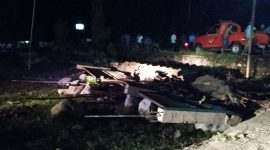 Pagar Puskesmas Waigete yang roboh disapu banjir, Sabtu (27/12)