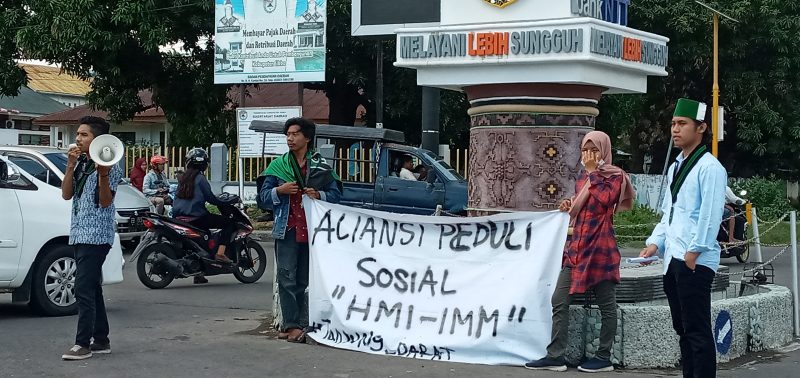 Aliansi mahasiswa galang dana untuk MIS Darat Pantai, Selasa (7/1)